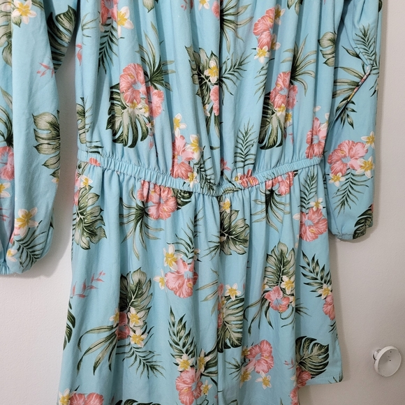 Really cute and super soft one piece short set. Bodysuit. Size Medium. - Picture 3 of 6